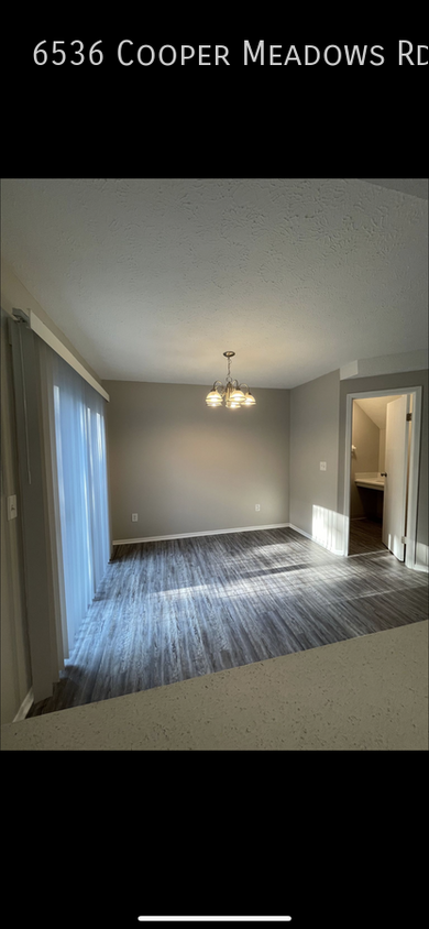 Primary Photo - 2 Bed 2.5 Bath - Updated, Scenic, Convenient