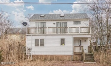 Building Photo - 102 Demmy Ave