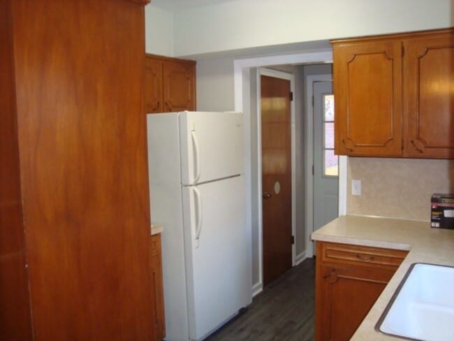 Building Photo - 4 Bedroom/ 2 Bathroom available to Rent!!!