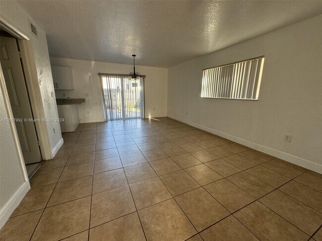 Foto del edificio - 915 SE 13th Rd