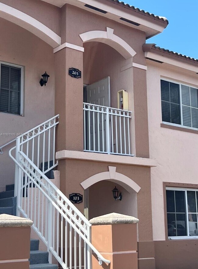 Building Photo - 1250 SE 28th Ct