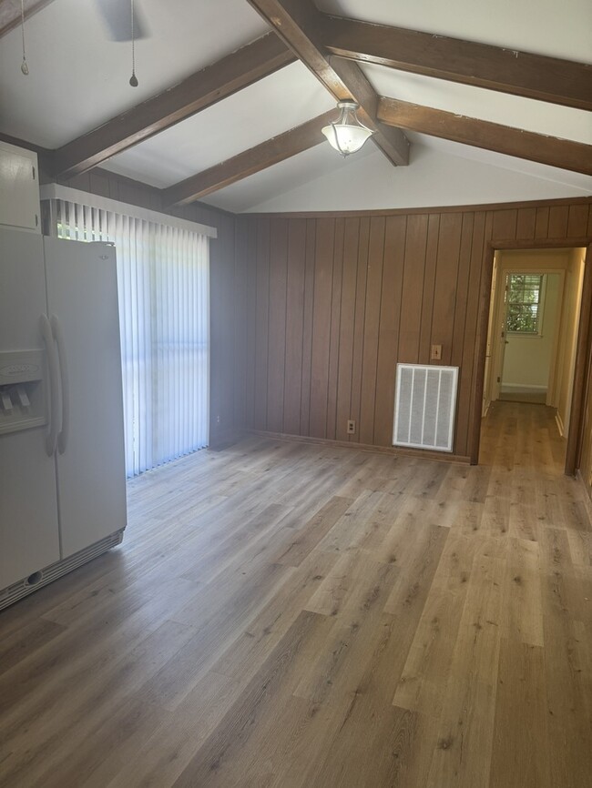 Foto del edificio - 3004 Lytle Dr