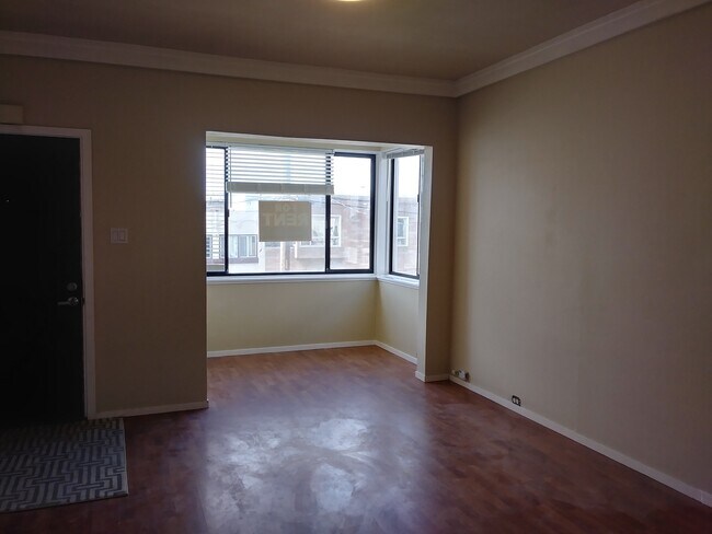 Building Photo - 1518 48th Ave