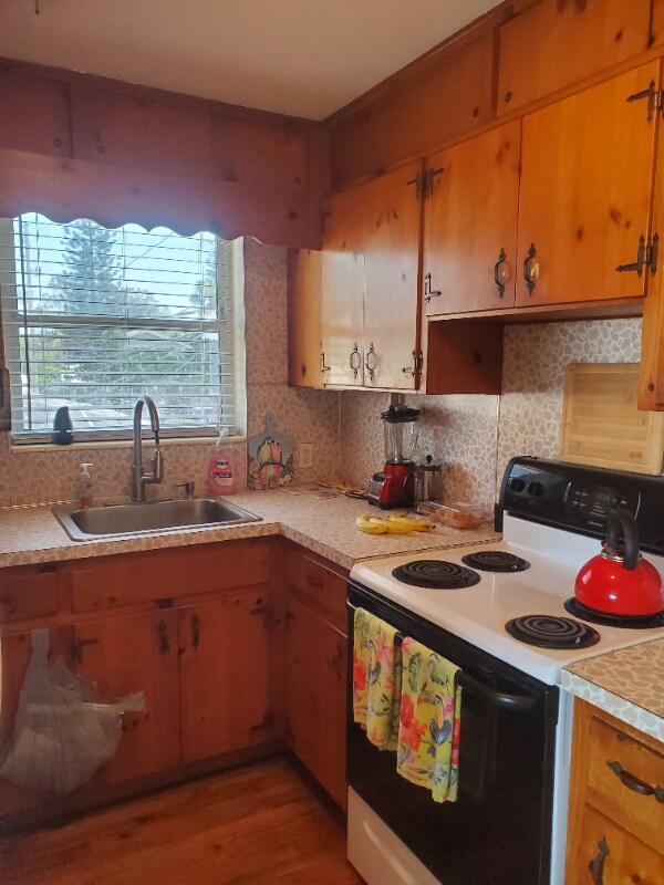 304 Pass a Grille Way Unit 5, St. Pete Beach, FL 33706 Room for Rent