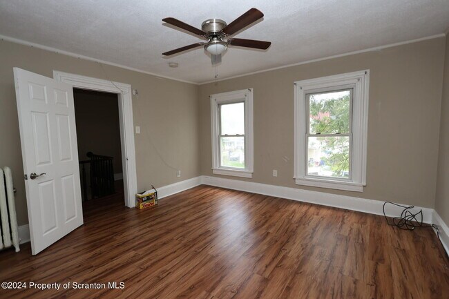 Building Photo - 306 S Hyde Park Ave