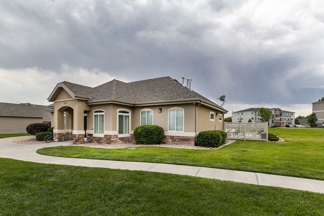 clubhouse - 1881 N Crest Rd