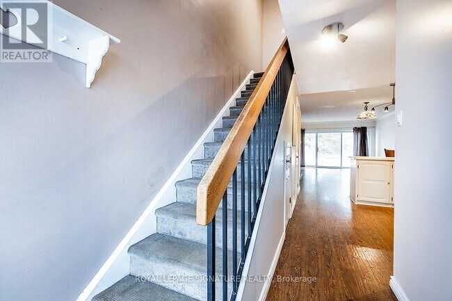 Photo du bâtiment - 2 Paradise Blvd