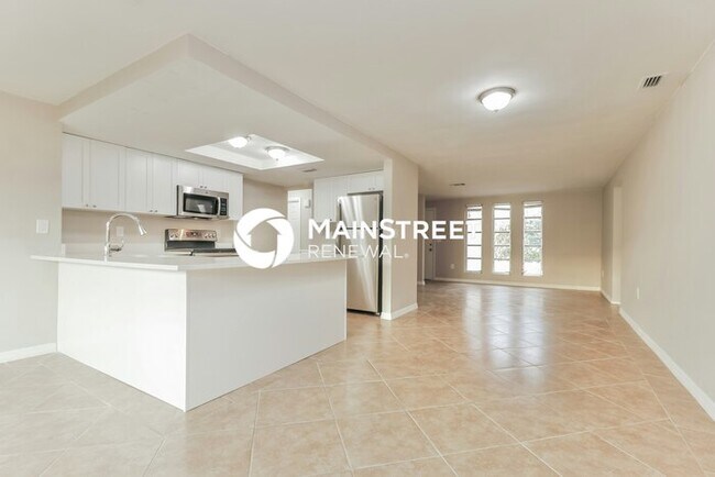 Building Photo - 3 Bedroom Pet-Friendly Home in New Port Ri...