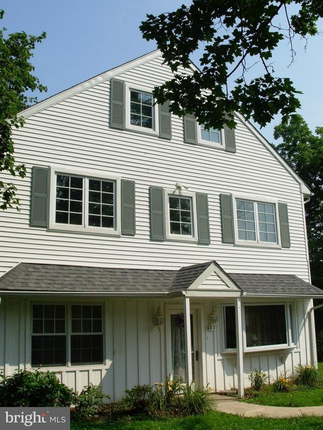 Primary Photo - 483 Quigley Ave
