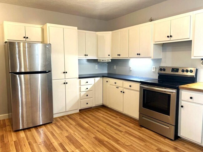 Building Photo - 74 Summer St. Unit 101