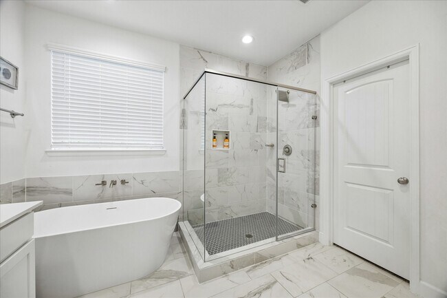 Foto del edificio - 311 Sikes St