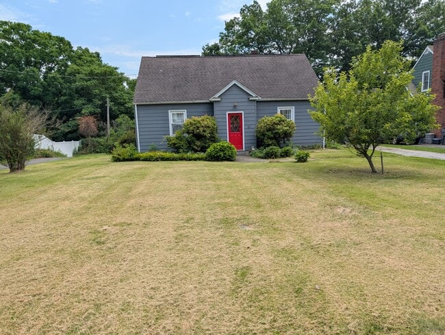 Building Photo - 21 Wintergreen Ave