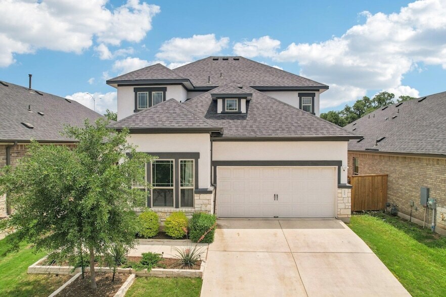 Foto principal - 12803 Bloomington Dr