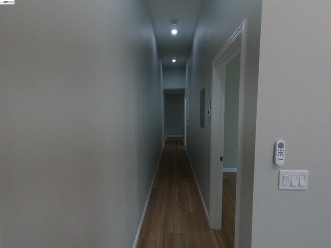 Foto del edificio - 720 Foothill Blvd