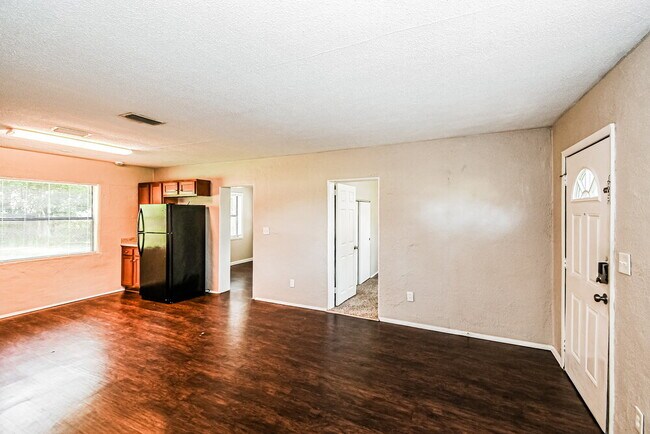 Foto del edificio - 1923 Bucknell Ave