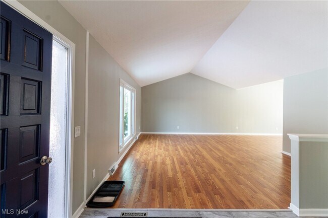 Foto del edificio - 24434 Emmons Rd