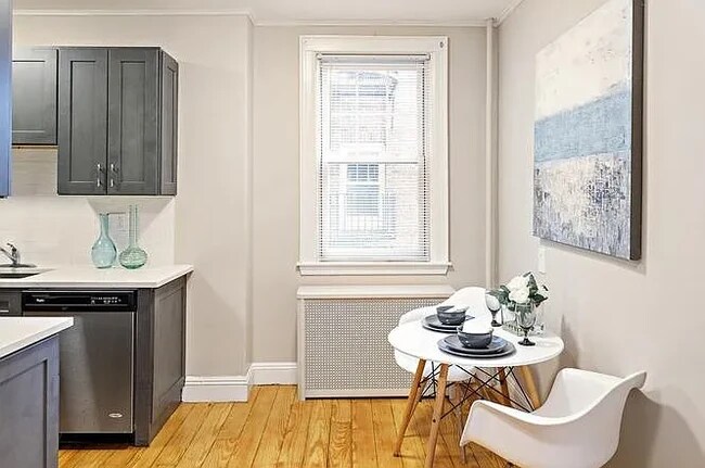 Foto del edificio - 52 Strathmore Rd
