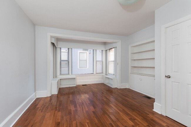 Building Photo - 1371 Chapel St