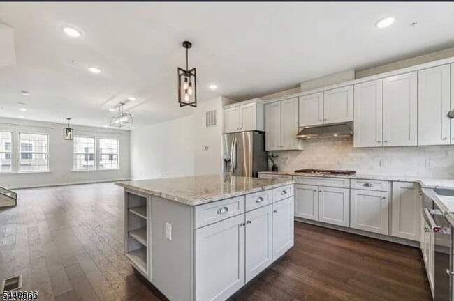 Building Photo - 4 Braeburn Ct
