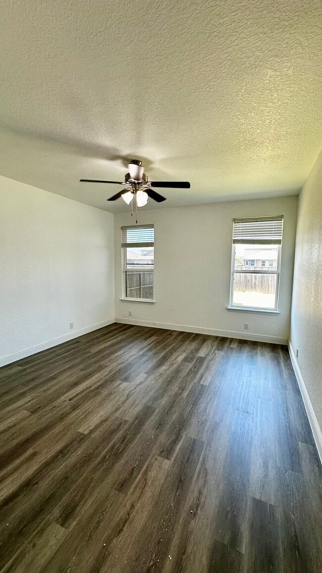 Foto del edificio - 8907 Palomino Pony