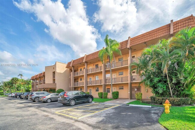 Foto del edificio - 6550 Royal Palm Blvd
