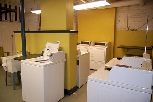 Foto del edificio - 1639 W Touhy Ave