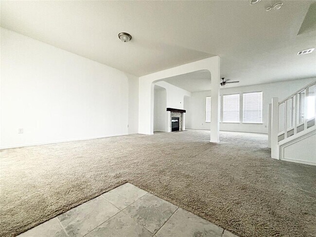 Building Photo - 1720 Foxglove Dr