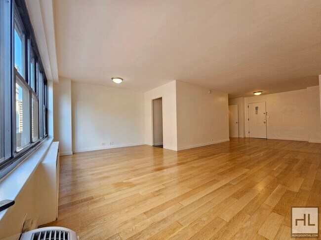 Building Photo - 1-Bedroom Apartment by Union Square | 5th Floor, Full-Service Building