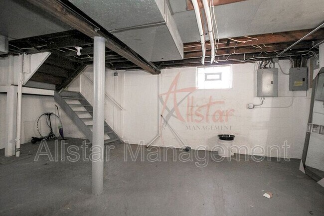 Building Photo - 6814 Bradley Ave