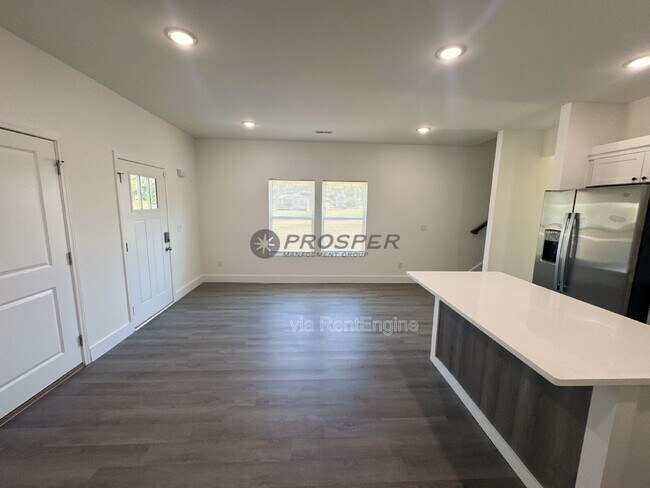Foto del edificio - 4056 Parris Bridge Rd