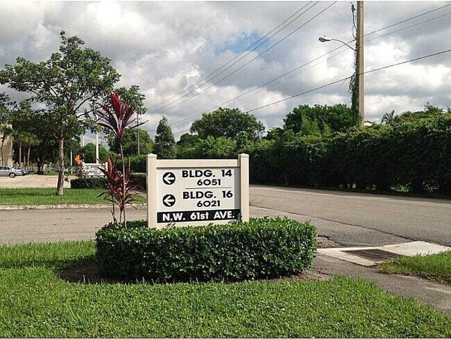 Foto del edificio - 6021 NW 61st Ave