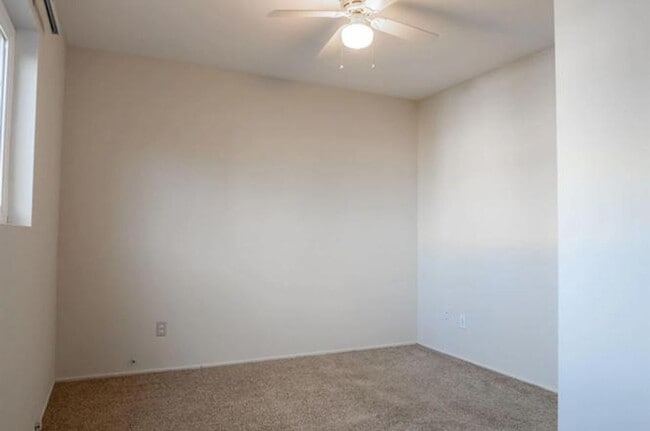 Foto del edificio - Pine