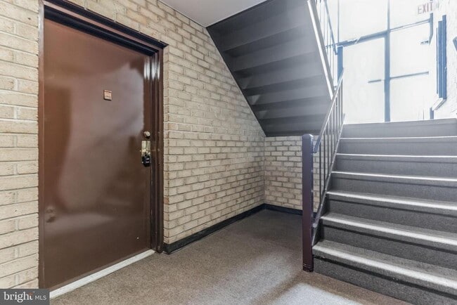 Building Photo - 7598 Gales Ct