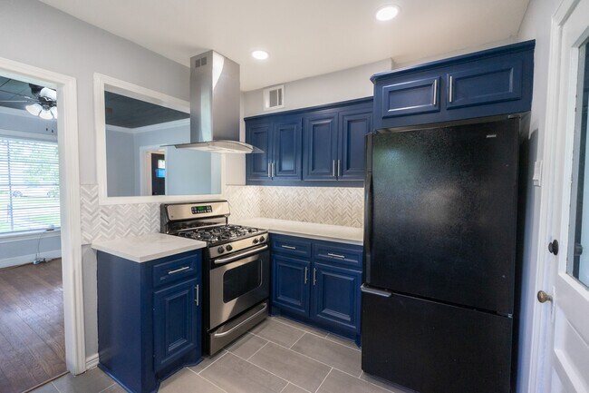 Foto del edificio - 8134 Niles St