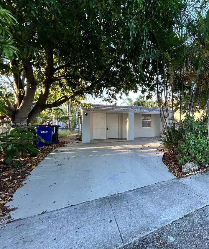 Foto principal - 2071 NE 167th St