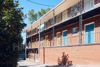 Building Photo - 1171 Woodland Ave NE