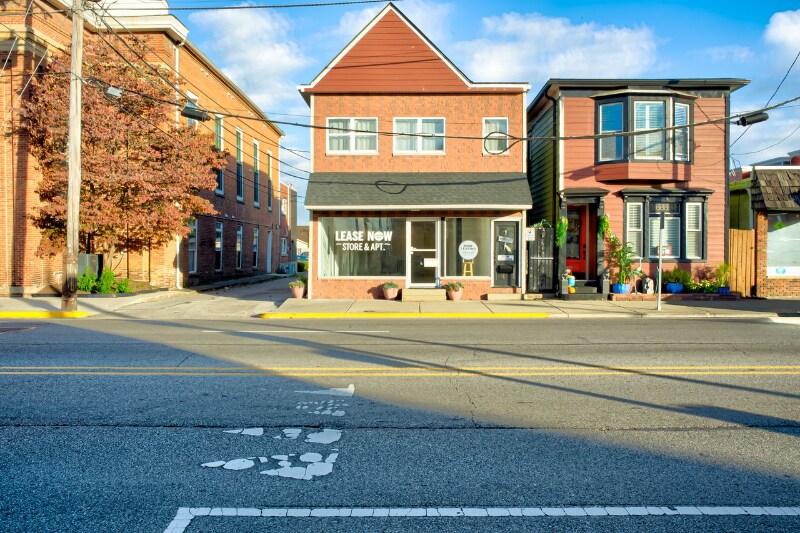 Primary Photo - 313 E Spring St