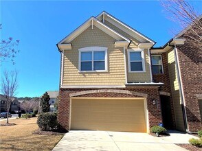 Building Photo - 2186 Hillview Dr NE