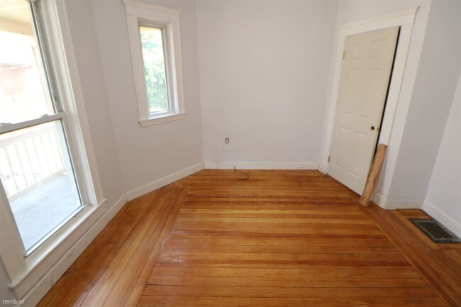 Building Photo - 4 br, 1 bath Apartment - 45 Wolcott St