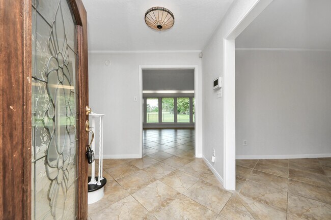 Foto del edificio - 3410 Crow Valley Dr