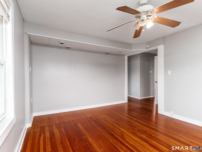 Foto del edificio - 969 S Main St