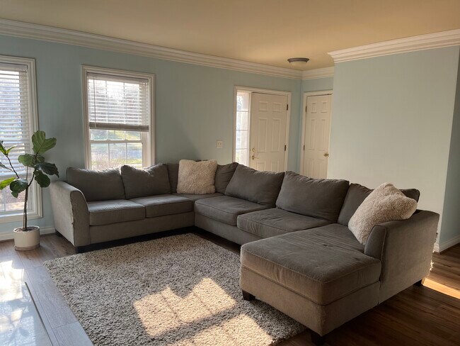 Foto del edificio - 5748 Hampshire Ln