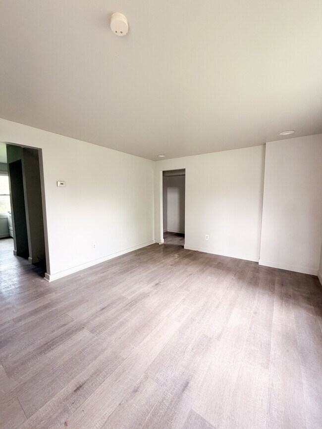 Foto del edificio - 15815 Evergreen Rd
