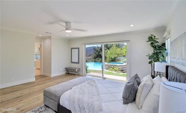 Building Photo - 4 br, 4 bath House - 4354 Coronet Dr