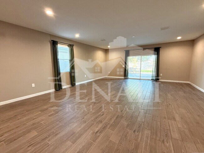 Foto del edificio - 1053 E Horro Rd