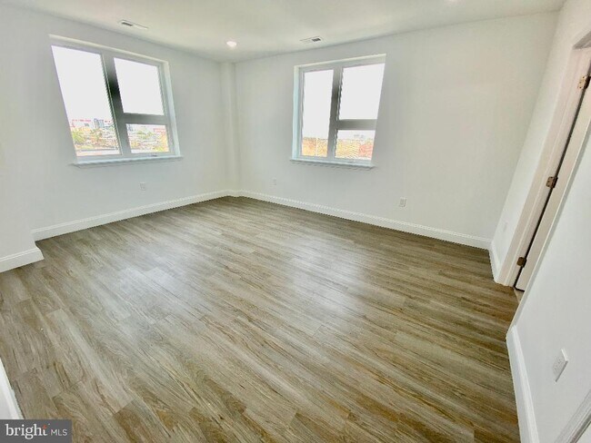 Foto del edificio - 925 N Broad St