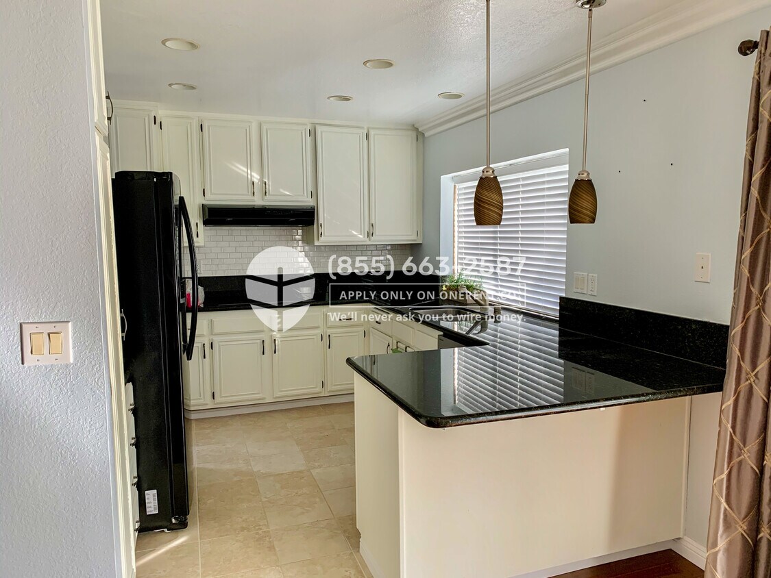 Primary Photo - 5276 Rio Lobo Dr