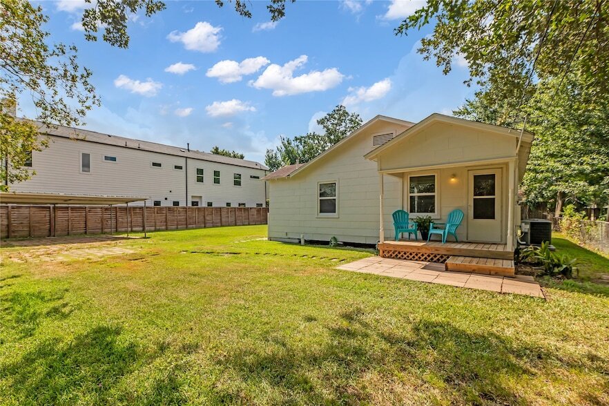 Primary Photo - 848 1/2 Fisher Street Unit
