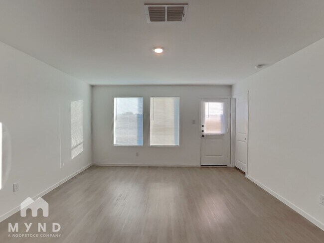 Foto del edificio - 225 Poplar Pl