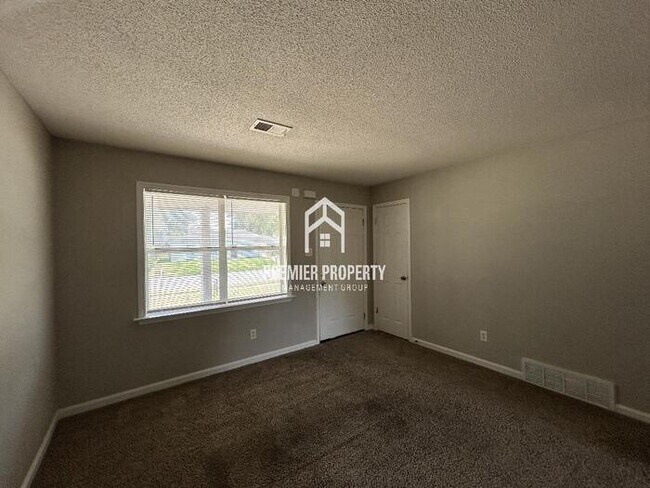 Building Photo - 5149 Leonard Rd